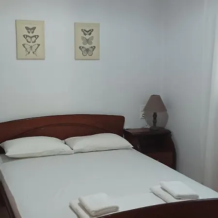 Nisos Family Apartman