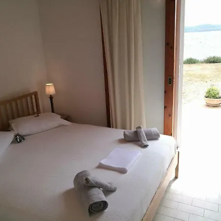 펜션 Alekos Beach Houses-nisos